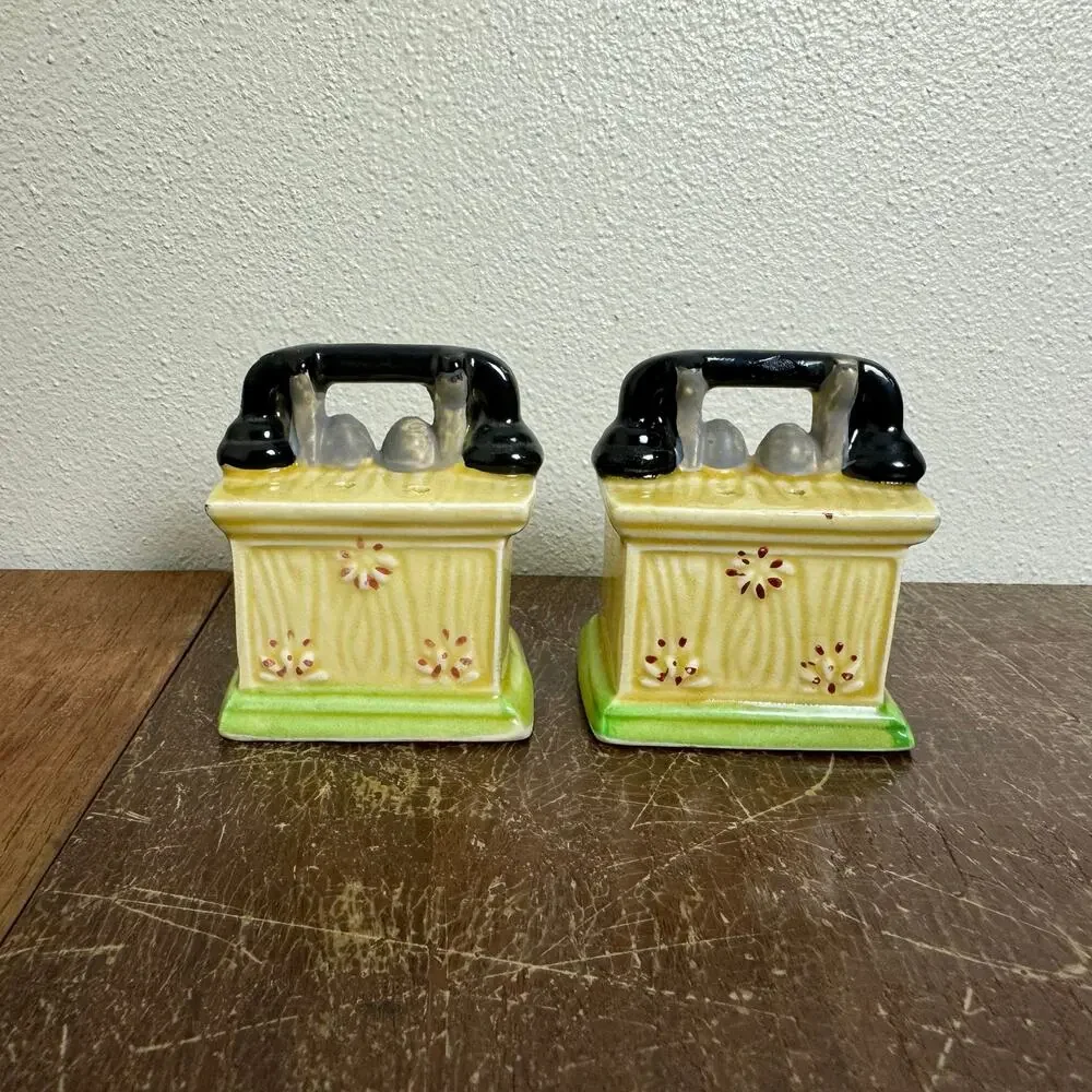 Vintage JAPAN antique telephone kitsch floral salt pepper shakers‎